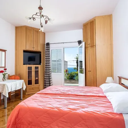 Guest house Kazo 3*