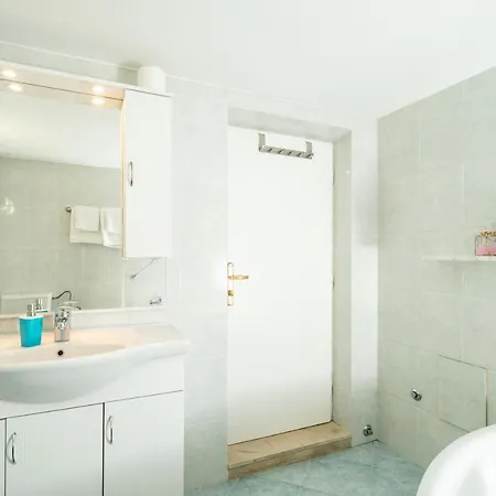 Kazo Guest house