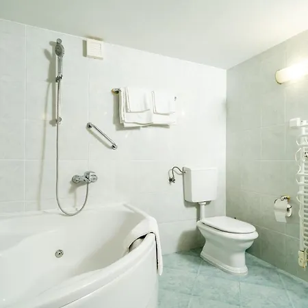 Kazo Pensjonat 3*